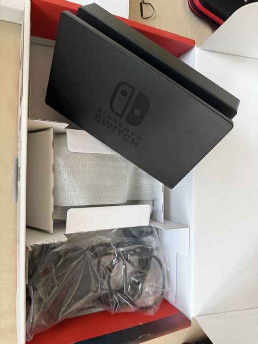 Nintendo switch + 11 игри + калъф за пренасяне + джойстик