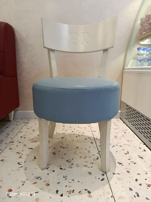 Срочно  продаются стулья из ореха