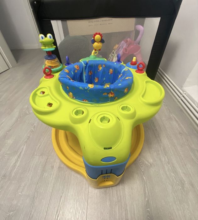 Centru de activitati bebe Bright Starts