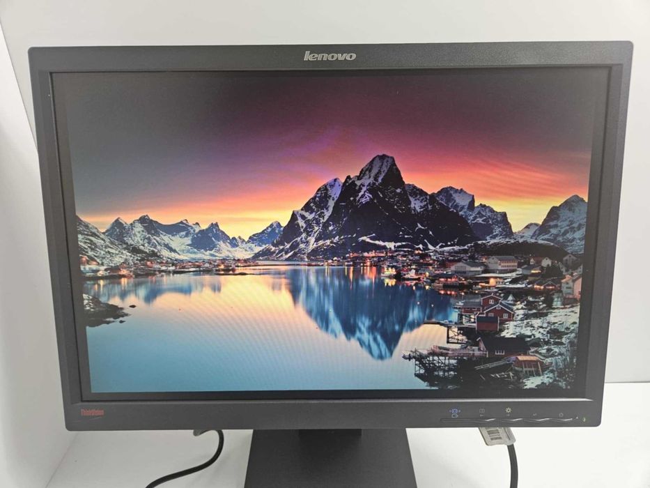 +Гаранция! Монитор Lenovo L2250P 22" инча + кабели