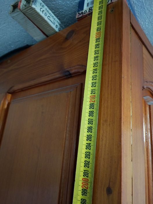 Масивен гардероб