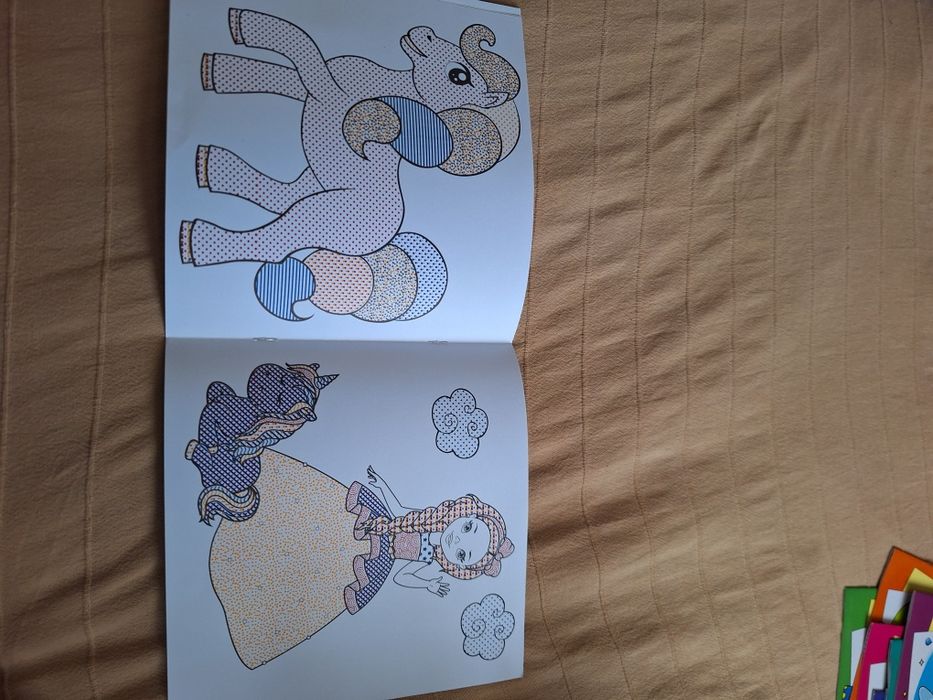 Книжки за оцветяване с вода