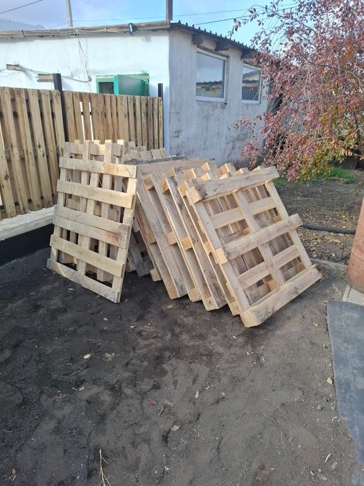 Продам поддоны  размер 1300×1300