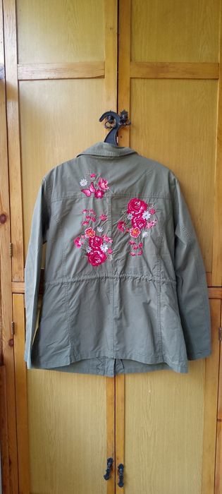 Ветровка милитари.