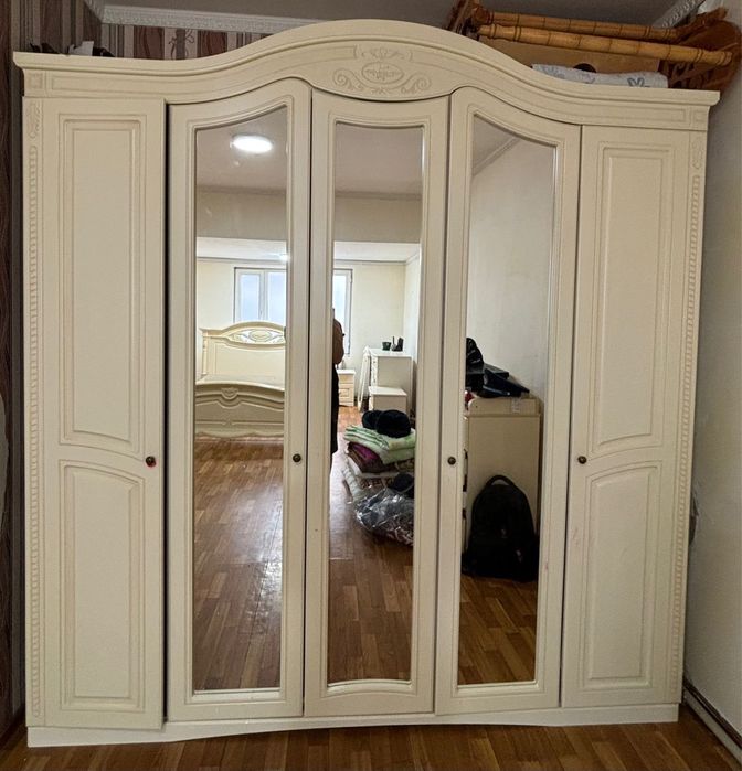 Спальный гарнитур