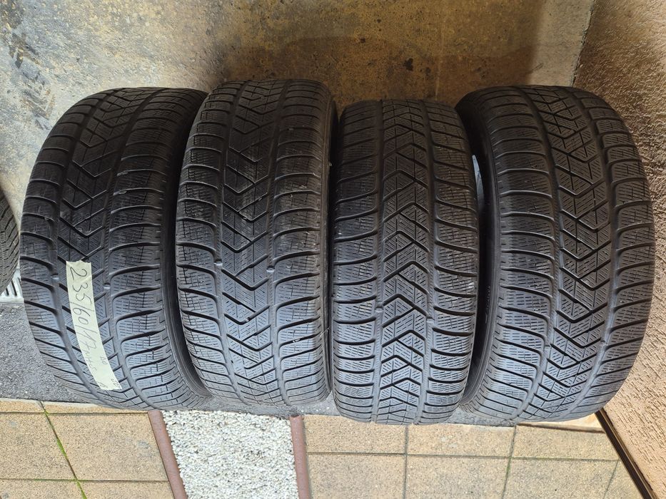 Vând cauciucuri 235/60/17 M+S set complet imp Germania
