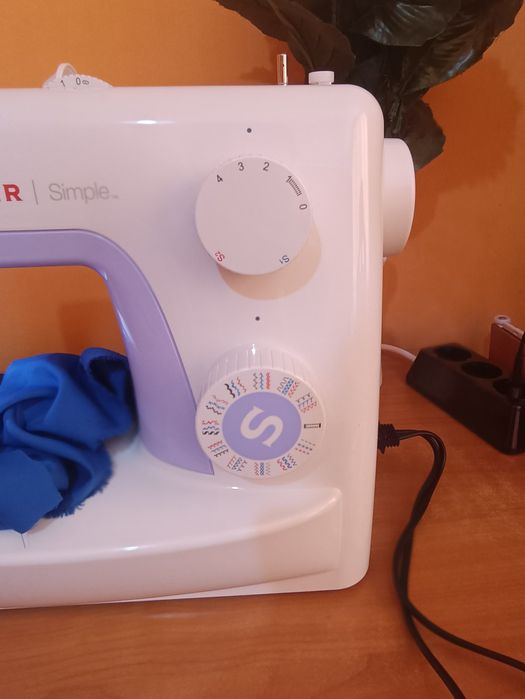 Шевна машина Singer Simple 3223