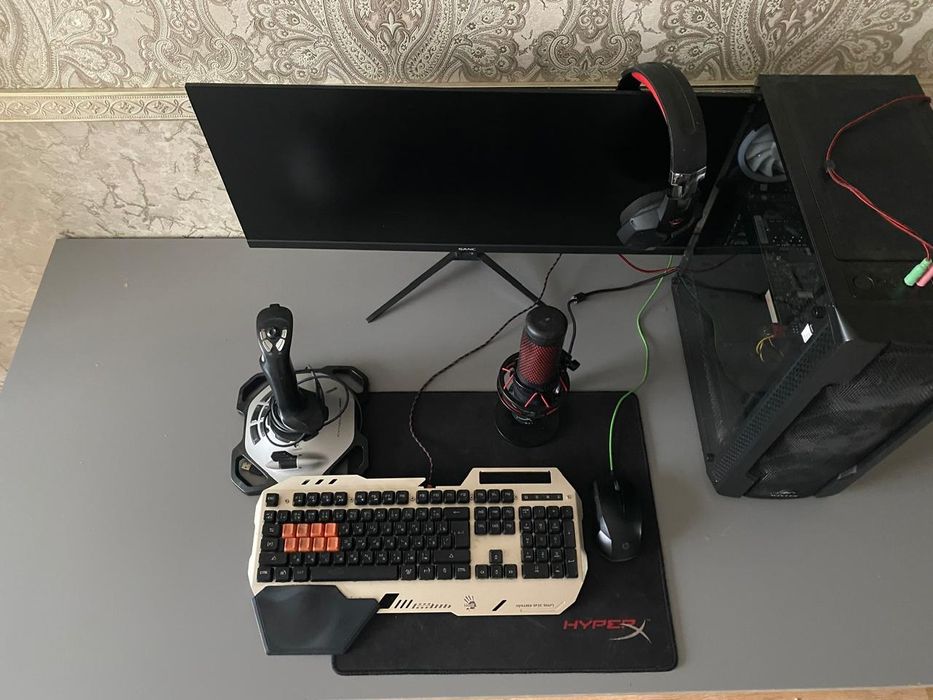 Компьютер и ноутбук вместе