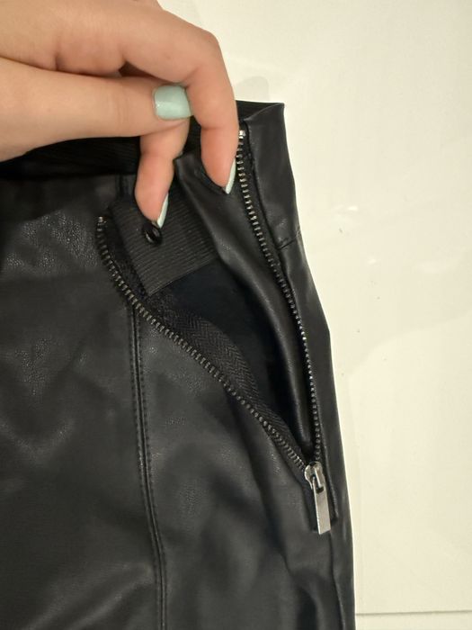 Кожен панталон и дънки