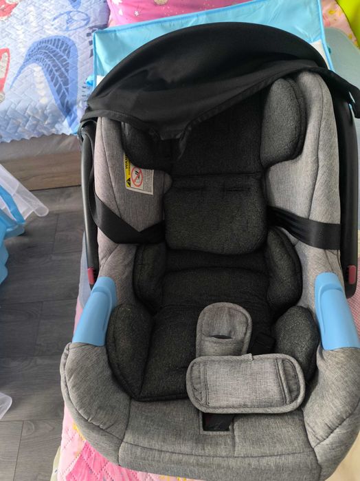 Продавам унисекс кошче и повивалник