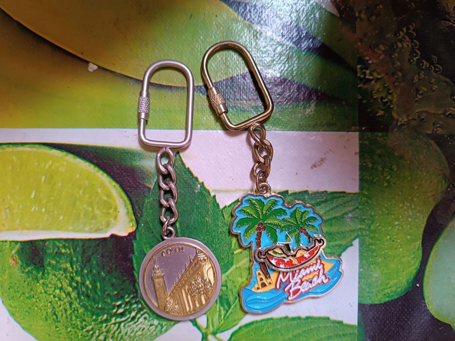 Продам брелки из Сочи и из Майами