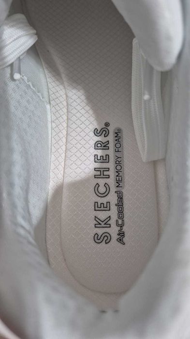 Skechers dama masura 37 , 37.5 , 38 si 39 noi