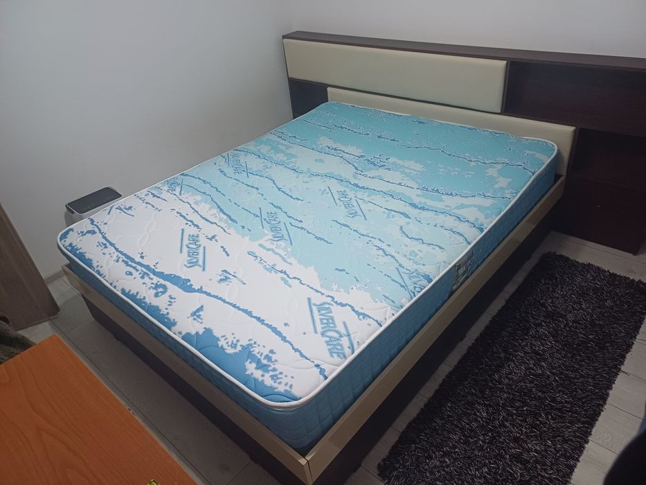 Pat cu saltea(ca nouă)