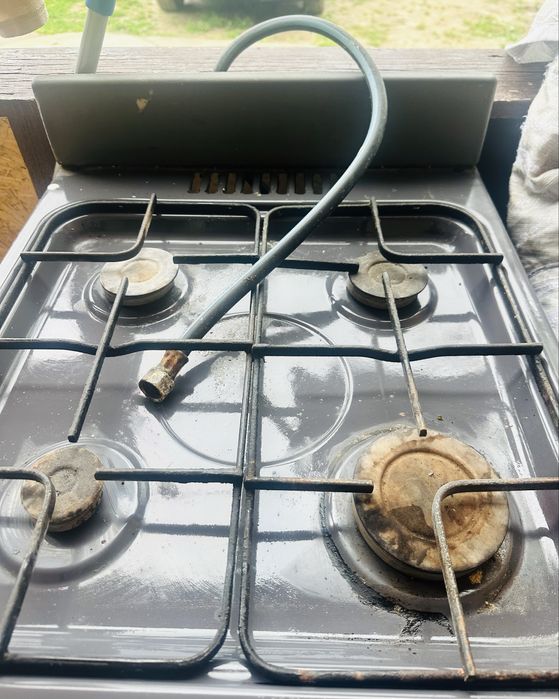 Газовая  плита с духовкой  4 камфорлы цена договорная