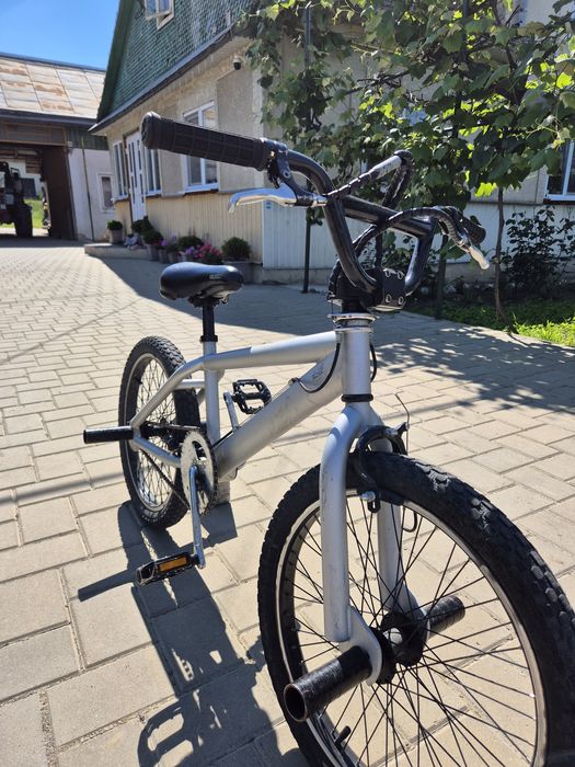 Vând bmx trek 10
