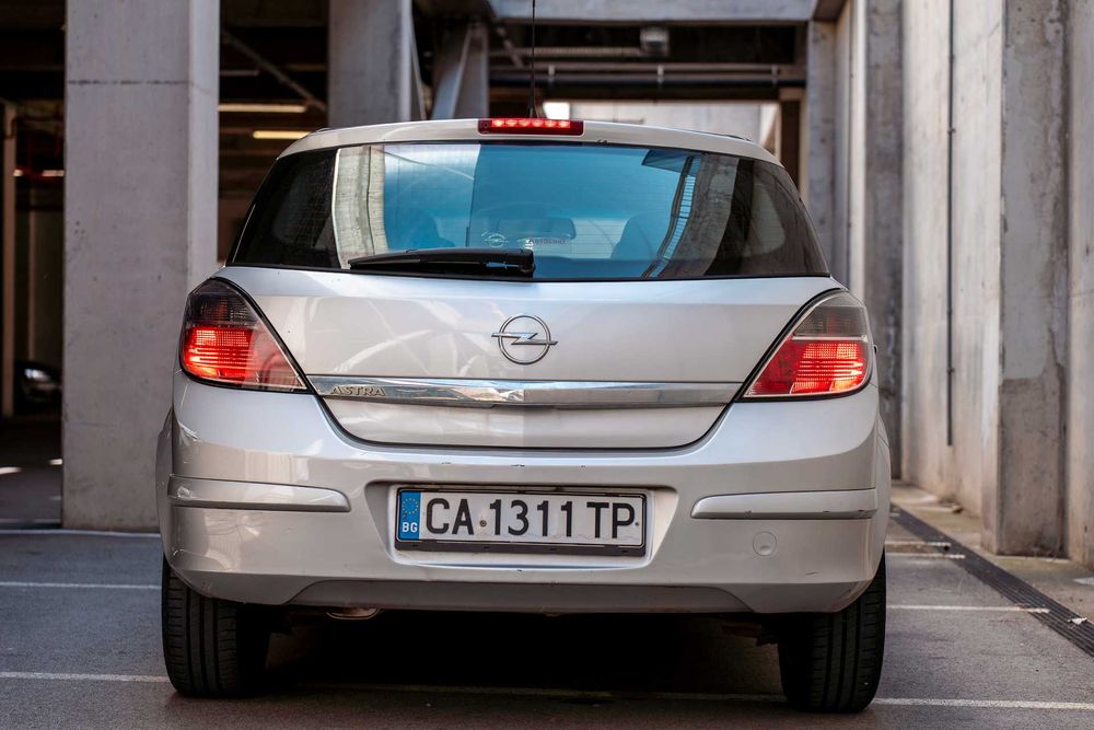 Opel Astra H, лек автомобил