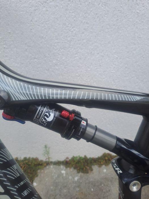 Bicicleta specialized full suspension