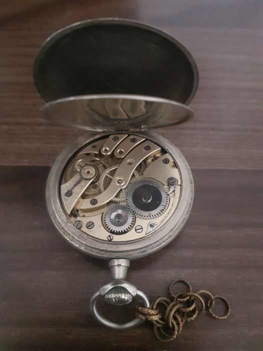 Швейцарски джобен часовник