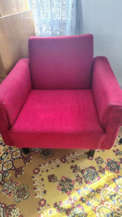 Продам мебель, хоз. утварь, посуду