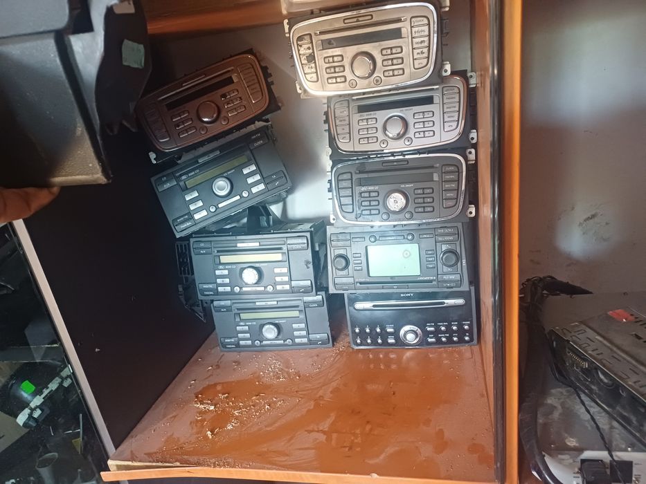 100 bucata 100 bucata