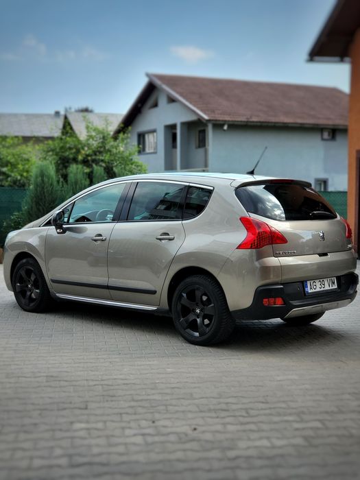 PEUGEOT 3008 2011