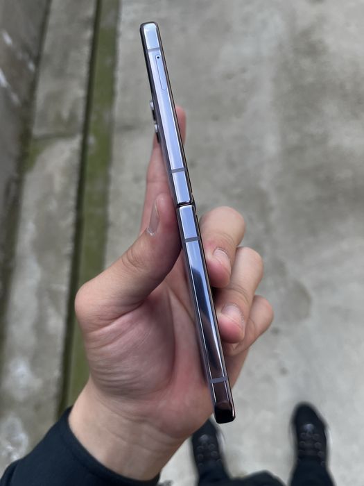 Samsung Galaxy Z-Flip 4 8/256Gb 200$