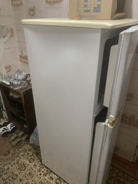 Продается б/у холодильник Samsung