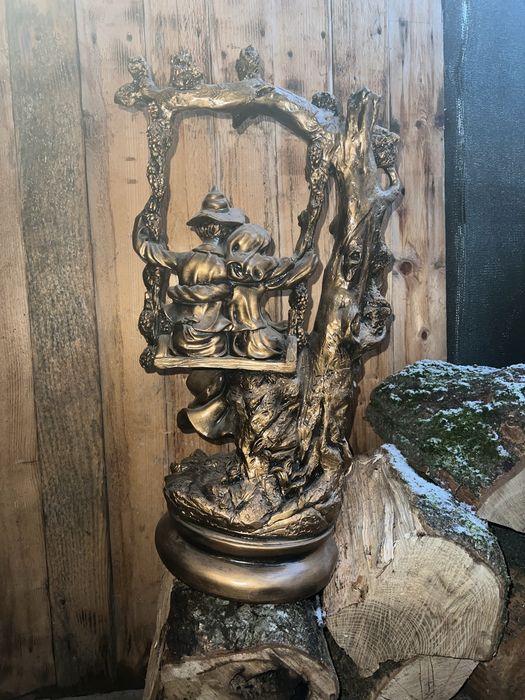 Vand statue pretul este 250 de lei este intr-o stare foarte buna