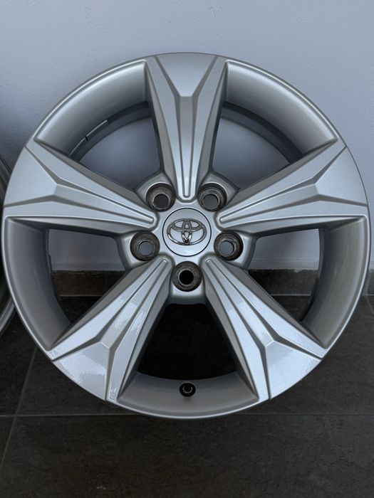 17" Оригинални джанти Toyota C-HR Avensis Rav 4 5×114.3 6.5J Et 45