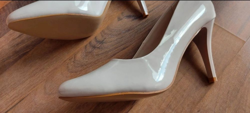 Pantofi imitatie lac, toc cui