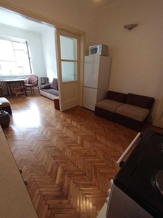 Дава се под наем Двустаен апартамент в София, Център - 55 кв.м за 550 € - Снимка #2