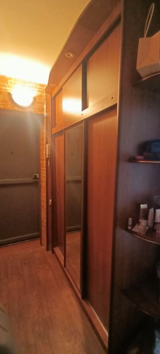 Продам шкаф купе, компьютерный стол,