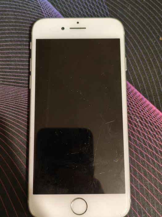 iPhone 8 белого цвета