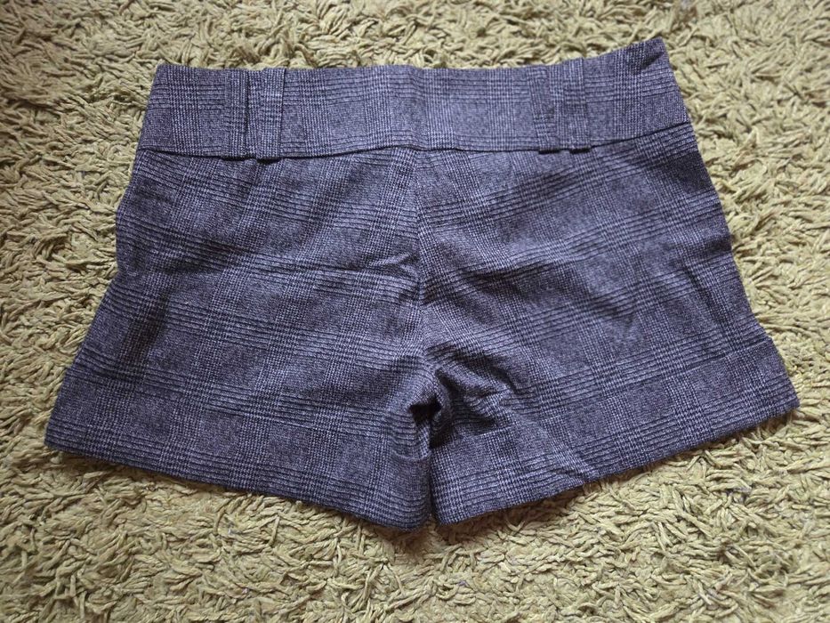 Pantaloni scurti din lana