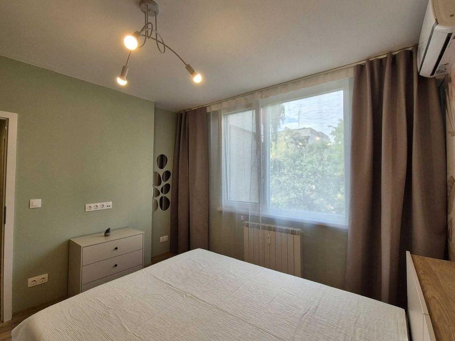 Дава се под наем Тристаен апартамент в София, Хиподрума - 77 кв.м за 780 € - Снимка #2