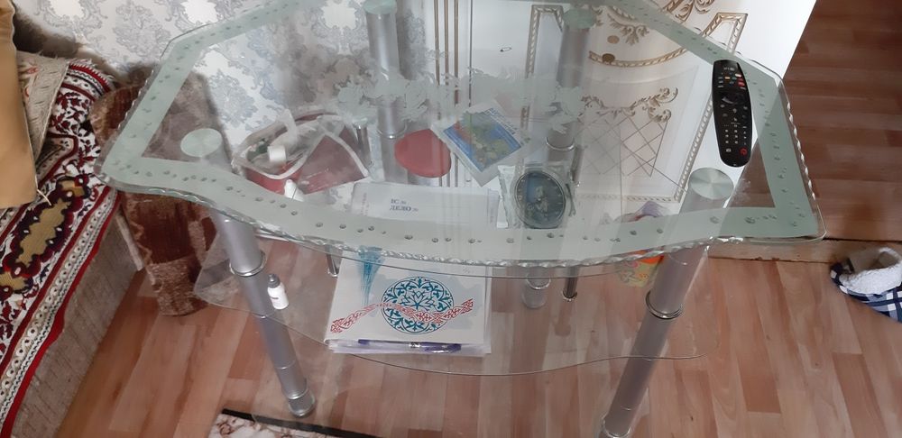 Продам подставку под тв