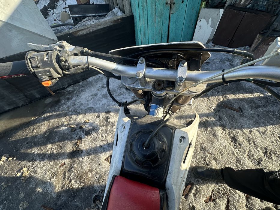 Мотоцикл эндуро 250