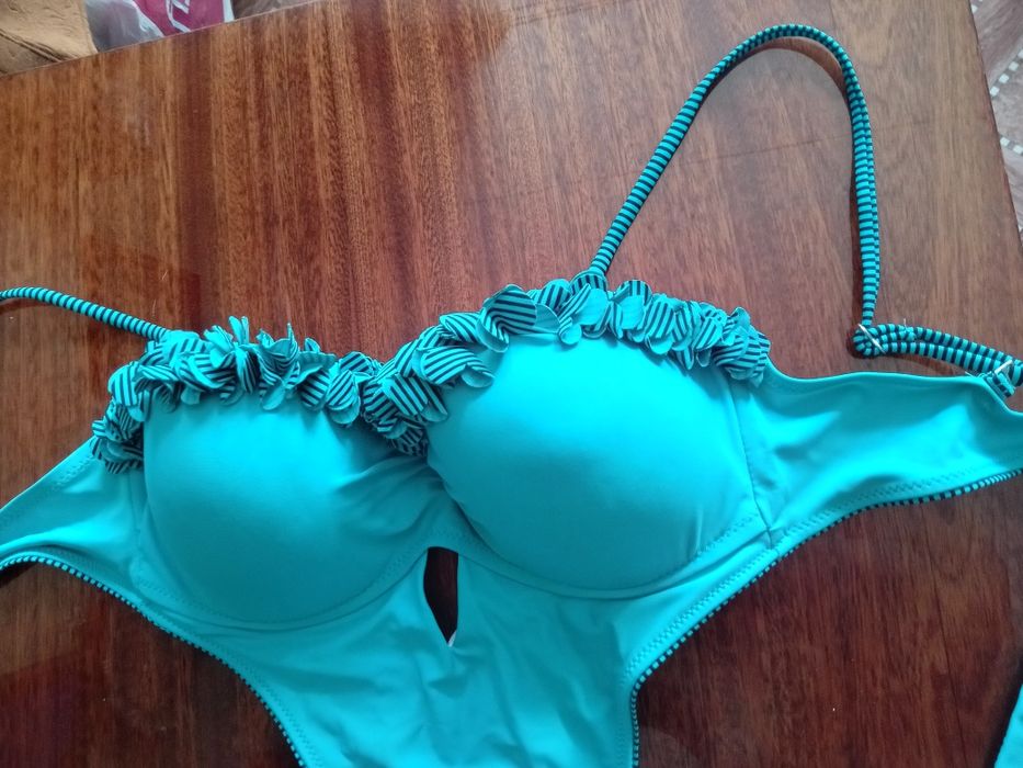 Продам женский купальник 48 размера