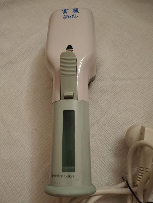 Паровая щётка ( паровой утюг)