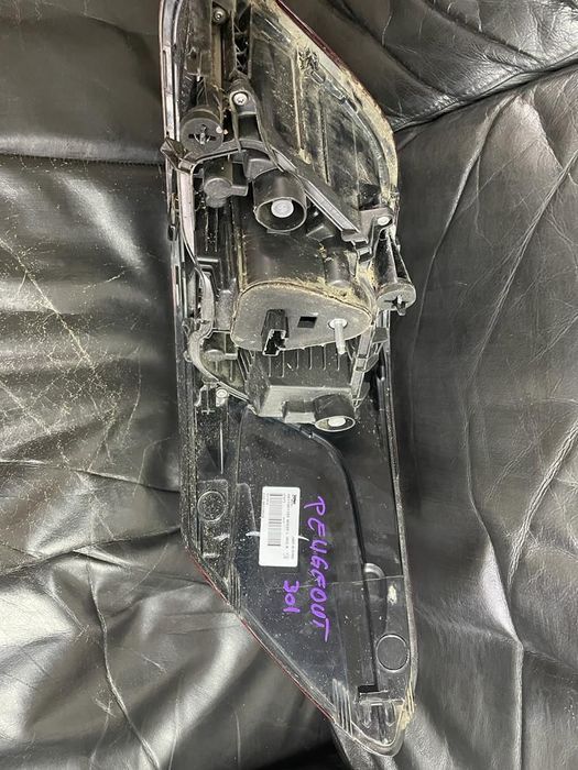 lampa stop stanga peugeot 301 2012-2018