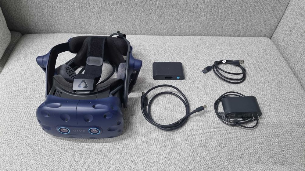 HTC Vive Pro Eye (Headset only)