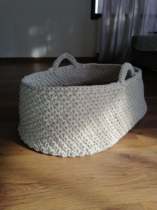 Бебешки кош, легло ръчно изплетен