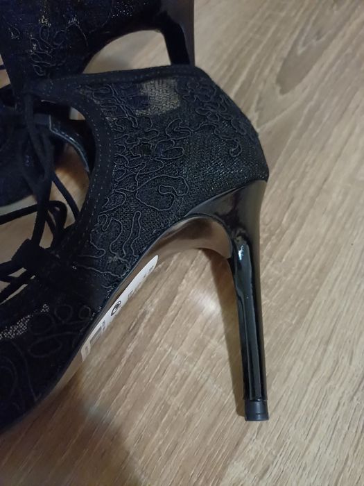 Sandale deosebite Next