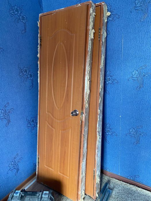 Продам б/у двери