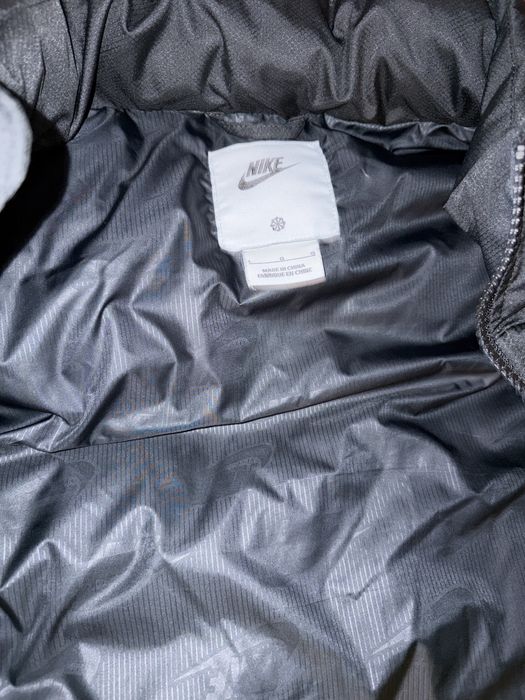 Елек на Nike размер L