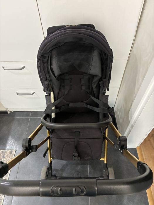 Бебешка количка Twister Chipolino