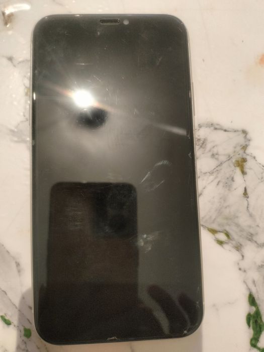 Айфон 11 сатылады, 100000 тг