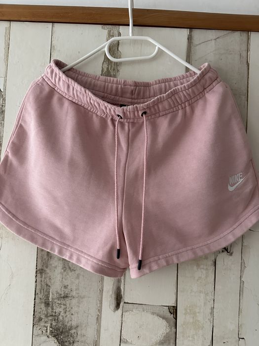 Къси панталони NIKE, H&M