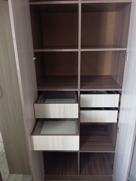 Продам спальный гарнитур для детской