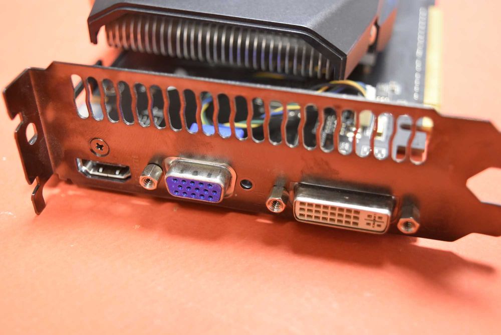Видео карта Asus GTS 450 1 GB HDMI DVI VGA - работи перфектно